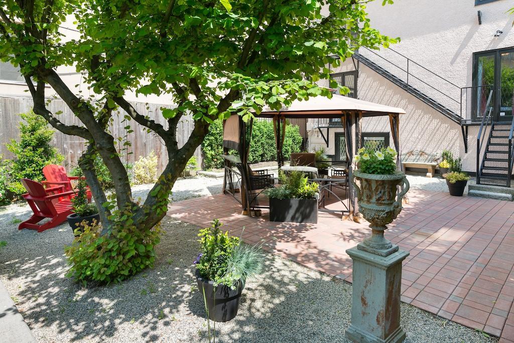 The English Bay Inn Langley Exterior foto